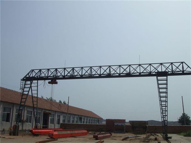 Specifications gantry cranes